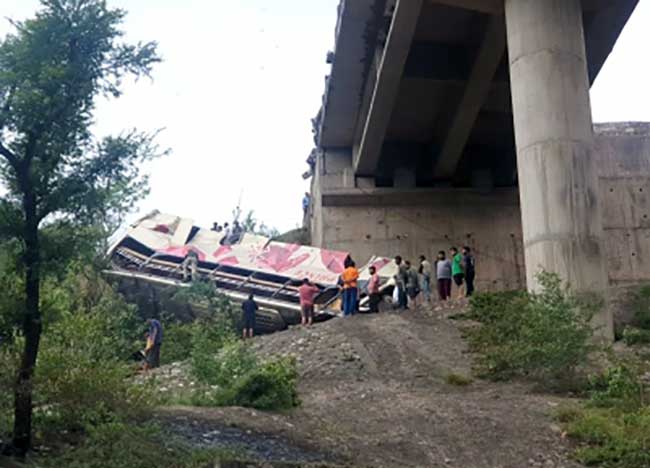 10 dead, 55 injured after bus plunges into Jammu gorge