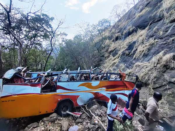 12 passengers dead as bus plunges into gorge on Mumbai-Pune highway