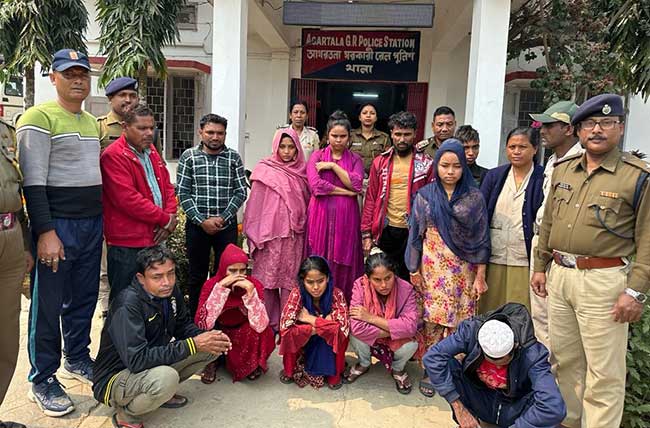 13 Kolkata-bound Rohingyas, 2 B'deshis held at Agartala railway station