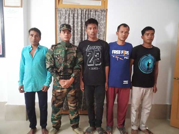 5 NLFT militants surrender to Tripura Police after fleeing hideouts in B'desh