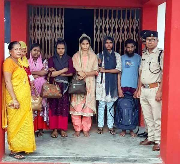 6 Delhi-bound Rohingyas held by RPF in Tripura