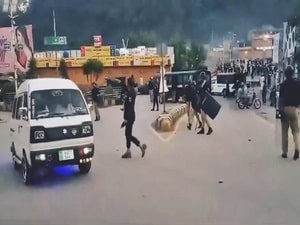 Anti-government march rocks Pakistan-occupied Kashmir again