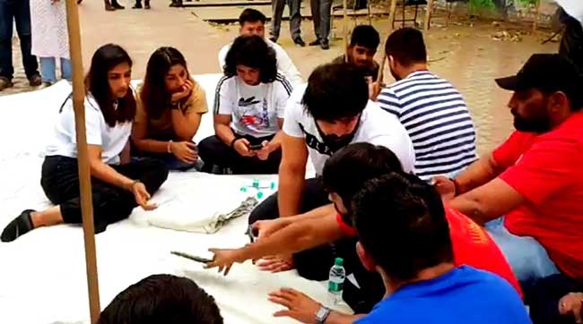 'We are getting threats': Bajrang, Sakshi, other grapplers reach Jantar Mantar to begin protest again