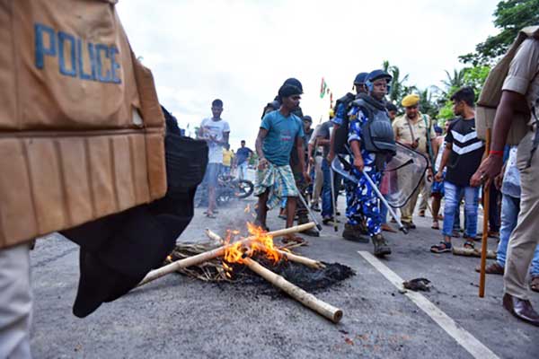 Bengal Panchayat polls: 50.53% turnout till 3 pm; 13 killed in poll violence