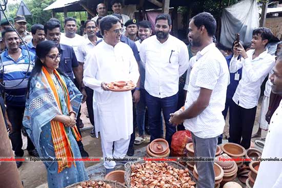 CM Dr Manik Saha promotes earthen lamps; hails ‘Vocal for Local’ initiative ahead of Diwali festival