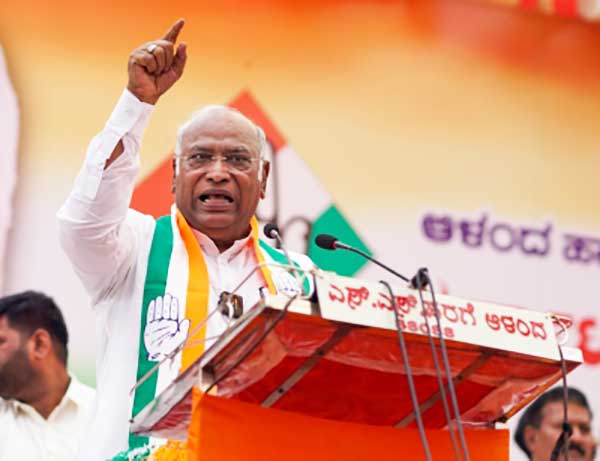 Whenever PM Modi goes to Japan, there's currency ban in India: Kharge