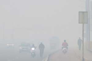 Dense fog in Delhi-NCR affects over 160 flights, delays 50 trains