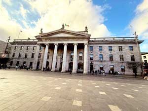 EAM Jaishankar visits General Post Office Museum, interacts with former PM Leo Varadkar in Dublin