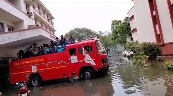 Fire department rescues 30 IIPA trainees from Delhi's ITO