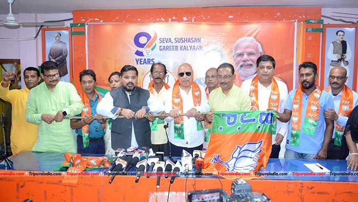 Ten senior leaders from TMC, Congress Join BJP