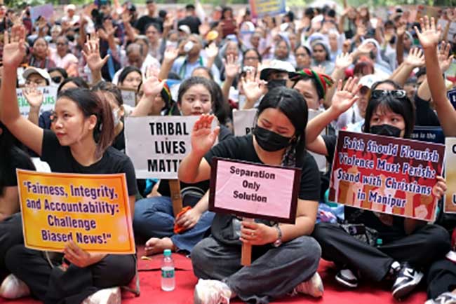 Hundreds of people protest at Jantar Mantar for peace in Manipur