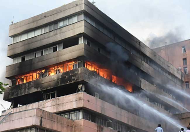 IAF choppers sought to douse fire raging at Bhopal's Satpura Bhawan, Congress apprehends 'cover-up'