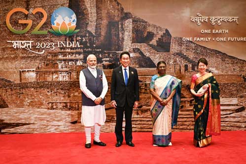 Japanese PM’s wife Yuko Kishida exudes elegance in saree at Prez dinner