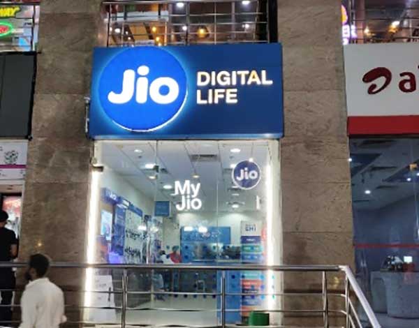 Jio Financial Services valued at $ 21 billion ahead of Adani Ports, Tata Steel