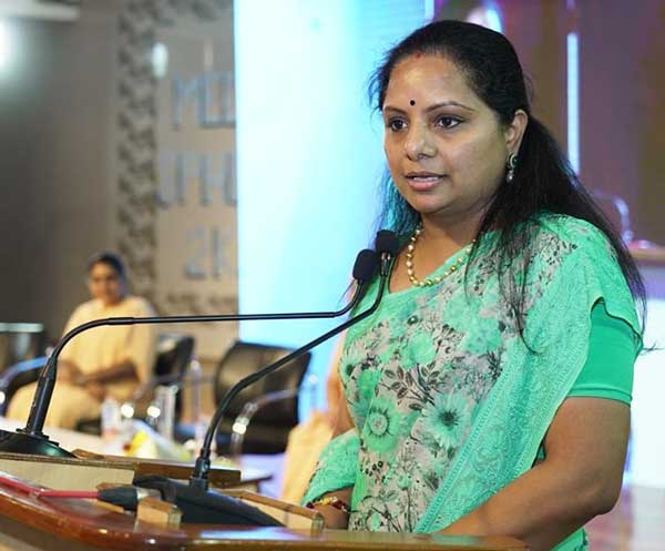 ED serves notice to Telangana CM's daughter Kavitha in Delhi liquor case