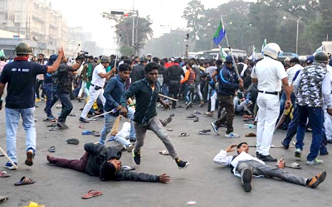 Kolkata streets turn into battlefield as AISF supporters clash with police