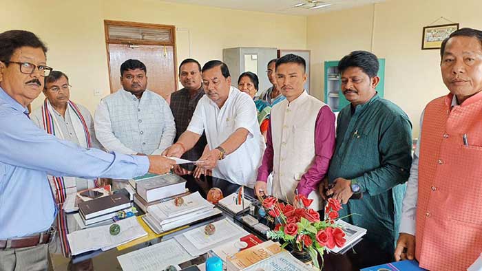 MLA Ramprasad Pal submits nomination for deputy speaker post