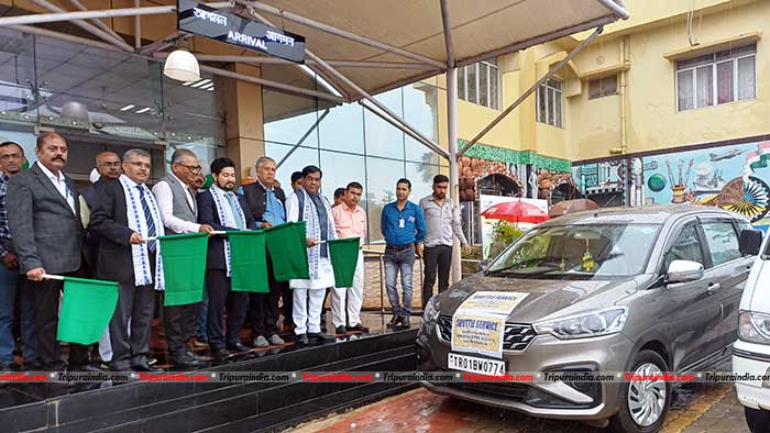 Mayor Dipak Majumder flags off first ever shuttle service from Akhaura ICP for Bangladesh tourists