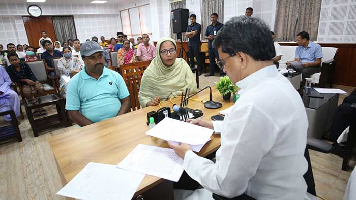 Mukhyamantri Samipeshu: CM assures support to people