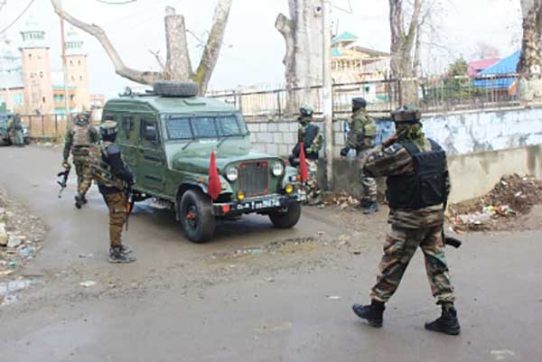 Terrorist killed in Kulgam encounter, policeman injured: J&K Police