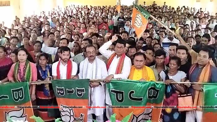 Over 700 voters from Congress, CPIM, join BJP in Jolaibari