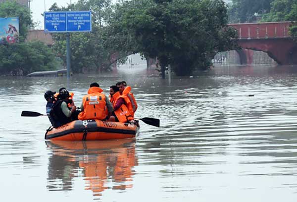 Parts of Delhi remain flooded despite slight decrease in Yamuna water level