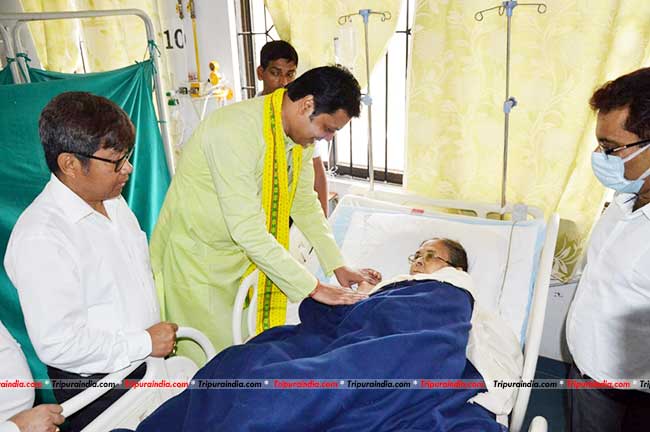 Manik Sarkar, Biplab Deb meet CM’s mother at GBP Hospital