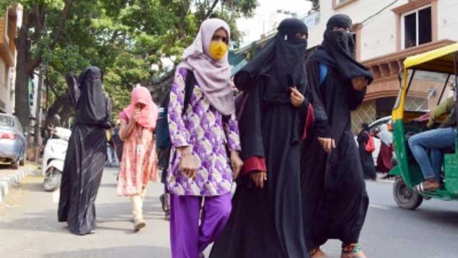 SC declines immediate listing of plea seeking hearing on Karnataka hijab matter