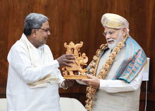 Siddaramaiah meets PM Modi in Delhi