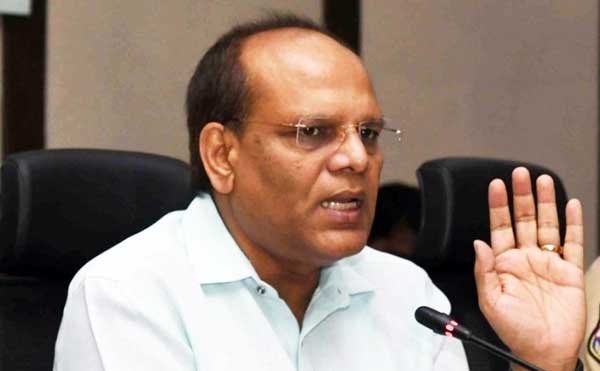 Jolt to Telangana Chief Secretary as HC sends him to Andhra