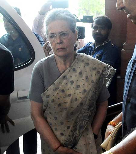 Sonia Gandhi leads from front amid Smriti Irani’s verbal attacks