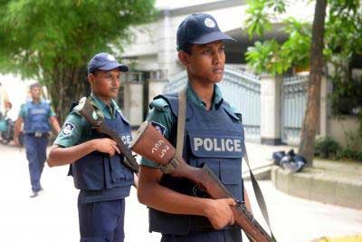 Student unrest escalates in Bangladesh, over 100 injured