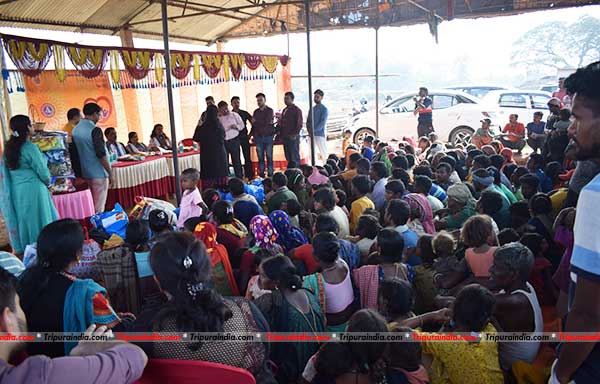 Tripura Gramin Bank Officers Association distributed winter cloths among brickfield workers