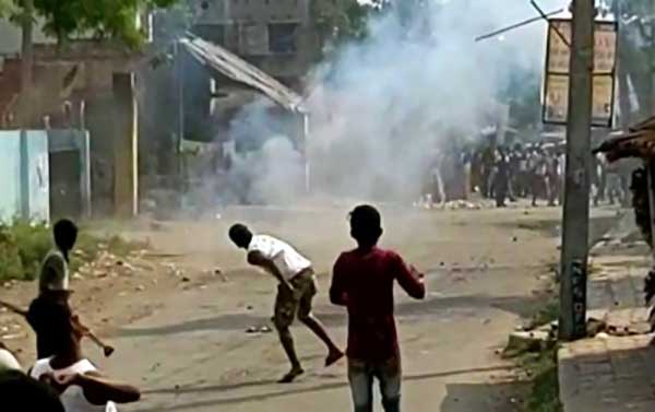 Violence in parts of Bengal's South 24 Parganas a day after Guv visit