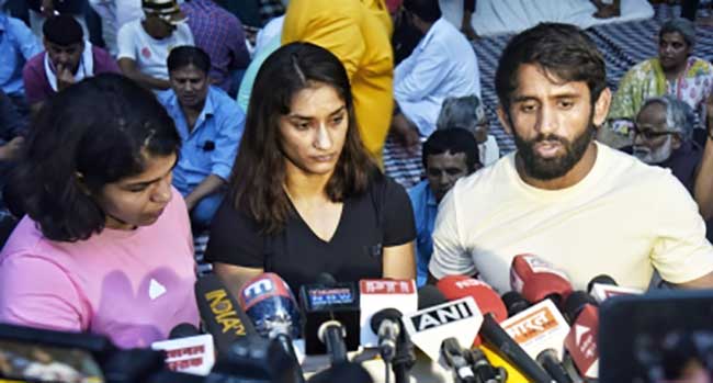 Wrestling scandal: Wrestler Bajrang Punia claims Delhi Police cut electricity supply at Jantar Mantar