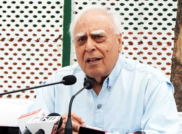 CJI-SCBA president heated exchange: SCBA to convene GBM to consider resolution against Kapil Sibal, NK Kaul